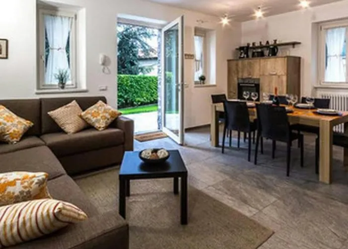 Dolcelago Semesterbostad *