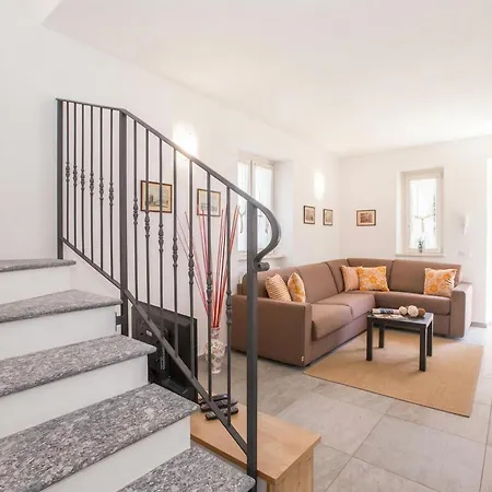 Holiday home Dolcelago *